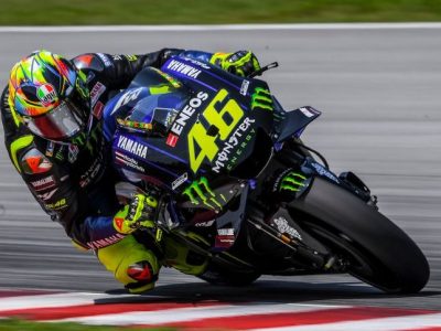 Moto GP, Marquez fuga solitaria, bagarre tra Rossi (2°) e Dovizioso (3°)