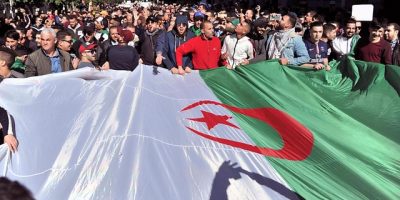 Presidenziali in Algeria: continuano gli scontr...