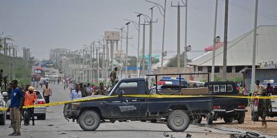 Autobomba davanti a ristorante sospetta pista i...