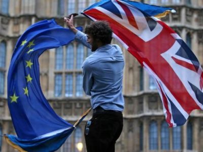 Rinvio breve per la Brexit, sollievo per il governo della May