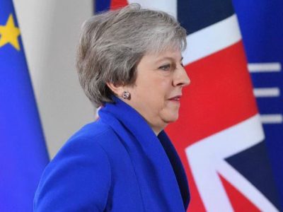 La May disposta a dimettersi dopo la riunione del gruppo Tory