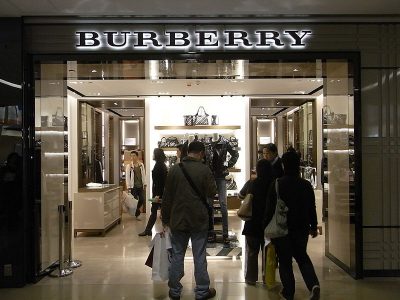 Mimose? No, lettere di licenziamento da Burberry