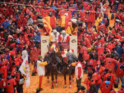 Carnevale di Ivrea, vincono gli Aranceri della Pantera Nera