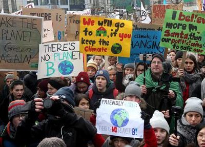 Migliaia a Berlino a sfilare contro i cambiamenti climatici