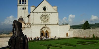 Un pezzo del muro di Berlino in dono al Convent...
