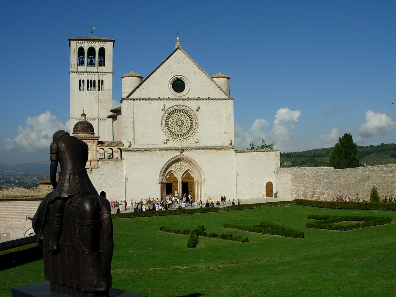 Dietro Al Muro Di Un Convento Testo
