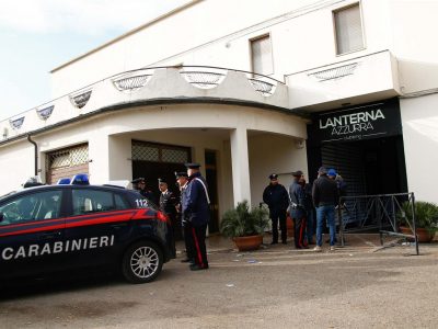 Tracce di spray al peperoncino nella discoteca della morte di Corinaldo