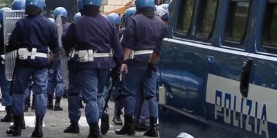 Sequestrati taglierini, mazze e martelli prima ...