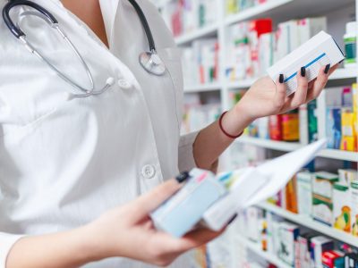 Rivoluzione in farmacia: esami, screening e prenotazione visite