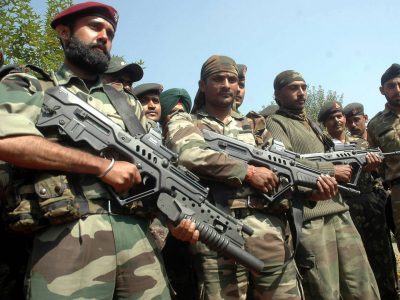 Colpi di artiglieria fra India e Pakistan: morti tra i civili