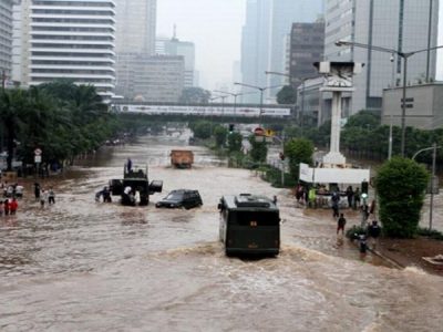 Salito a 89 il bilancio dei morti per le inondazioni in Indonesia