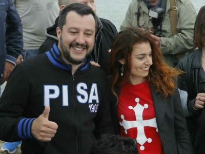 Denunciati due antagonisti per danneggiamenti a una sede della Lega