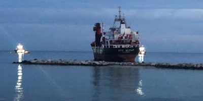 Mercantile disincagliato a Bari evita disastro ...