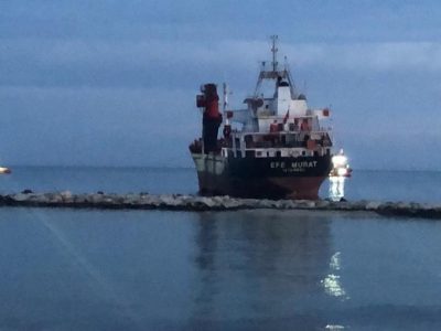 Mercantile disincagliato a Bari evita disastro  ambientale