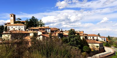 Alla scoperta della romantica Neive tra torri e...