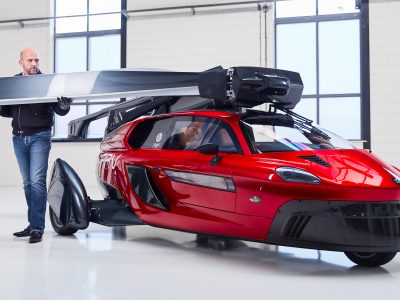 A Ginevra debutta la prima auto volante al mondo