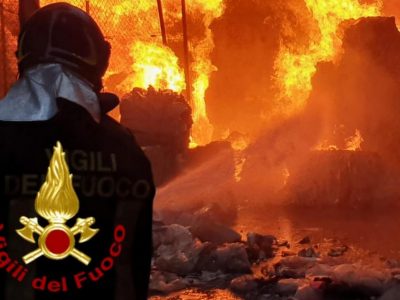 Dopo l’incendio alla Biondi di Perugia, il divieto sull’alimentare