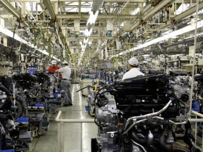 Renault, colloqui con Nissan per una fusione fra le case automobilistiche