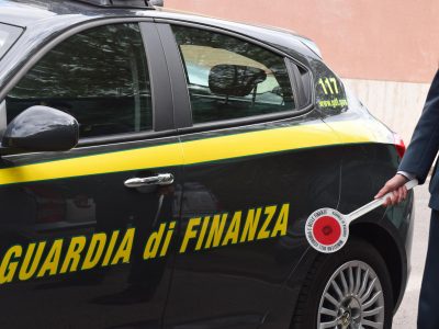 Incendio in centro benessere e riciclaggio: cinque gli arresti