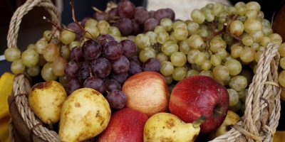 Via della seta: Cina vieta mele, pere e uva Mad...