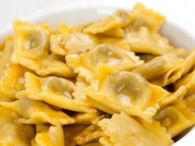Agnolotti “stellati” offerti alla Mensa dei Poveri di Torino