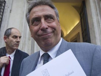 Livorno, il Comune cita in giudizio l’ex sindaco del Pd