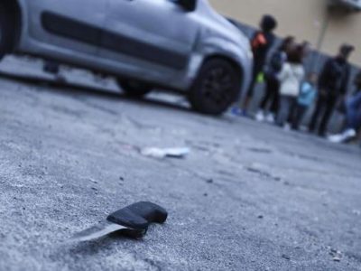 Commerciante ucciso con una coltellata: fermato il figlio