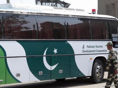 Pakistan, assalto armato      su un autobus: 14 morti