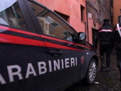 Napoli, disabile di 52 anni morta in casa da settimane