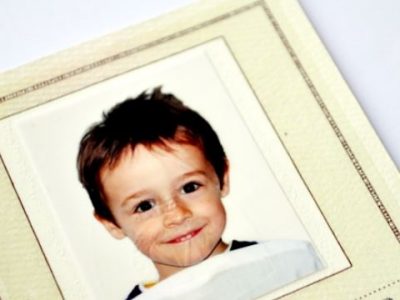 Tornano “padre” e “madre” sulla carta d’identità dei minori