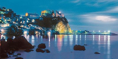 La piccola Venezia del Sud, Chianalea, ammira d...