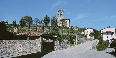 Cicogne, fantasmi, e un passato contadino racco...