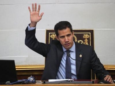 Caracas, revocata immunità al leader dell’opposizione Guaidò