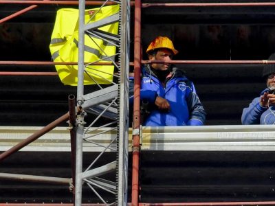 Protesta a Napoli: scesi dal campanile i due licenziati, rassicurati da Tridico