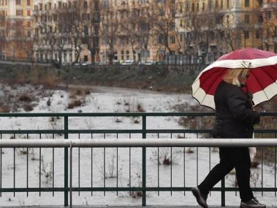 Meteo, pioggia sulla Penisola da domani e neve sulle Alpi