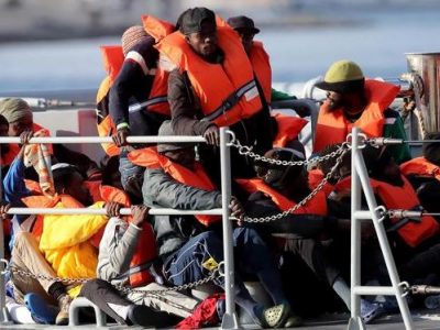 Missili di Haftar su Tripoli, Salvini: i porti restano chiusi