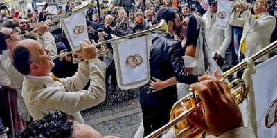 Nozze trash a Napoli, tra i musicisti anche 5 a...