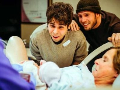 In Nebraska, partorisce una bimba a 61 anni per il figlio gay