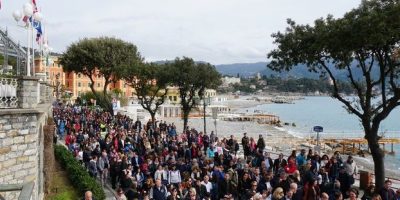 Portofino, corteo di 3.200 persone per la riape...