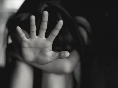 Siena, violenza sessuale nei confronti di un 13enne adescato via chat