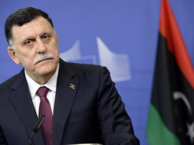 al-Sarraj attacca la Francia “Sostenete le milizie di Haftar”