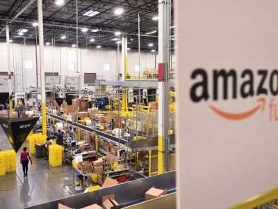 Amazon, in Italia la prima denuncia europea contro le recensioni false