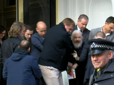Julian Assange arrestato nell’ambasciata dell’Ecuador