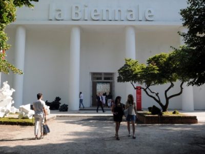 Il femminicidio, la performance alla Biennale di Venezia