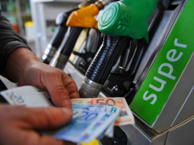 Caro carburanti, da oggi scatta il taglio dei prezzi di diesel e benzina