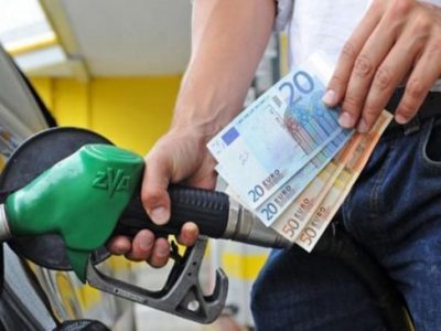 Scatta un nuovo aumento per i prezzi del carburante