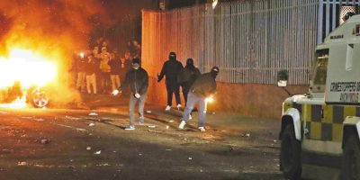 Derry: arrestati due ragazzi per gli scontri di...
