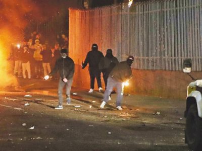 Derry: arrestati due ragazzi per gli scontri di giovedì