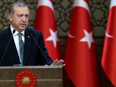 Il partito di Erdogan e i nazionalisti vincono il 56% dei Comuni