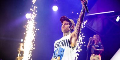 Fedez è rimasto in mutande. O meglio senza…